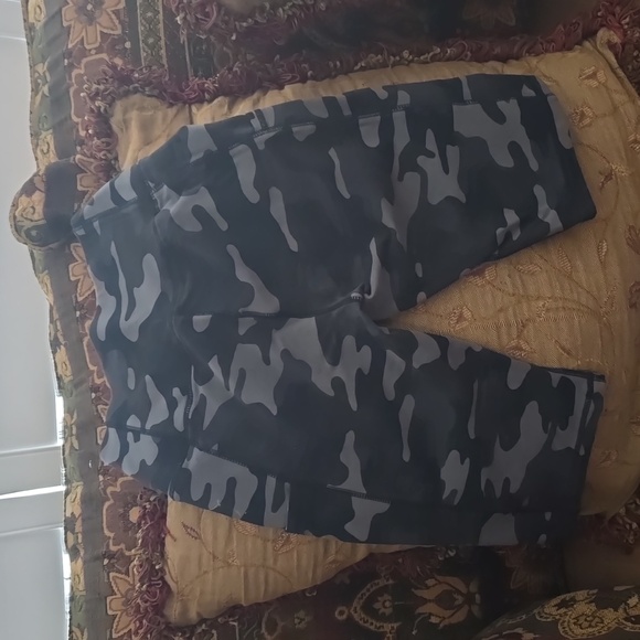 Workout shorts - Picture 3 of 4